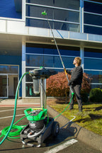 Système d'eau pure HydroPower Nano de la marque UNGER, montrant le dispositif compact de filtration haute performance.