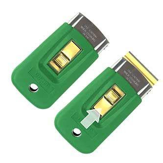 Grattoir Ergotec Unger 4 cm pour nettoyage efficace, avec manche ergonomique, utilisé pour déloger la saleté et la glace.