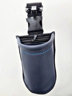 Pochette TAKAKI Middle Pouch en cuir noir avec fermeture éclair, idéale pour accessoires ou petits objets personnels.
