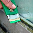 Lames en plastique pour grattoir UNGER, largeur 4 cm, utilisées pour le nettoyage efficace des surfaces.